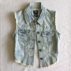 ✨ BRAND NEW Denim Vest